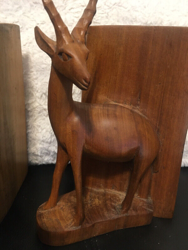 Mid-century hand-carved wood gazelle book ends dans Art et objets de collection  à Ville de Montréal - Image 4