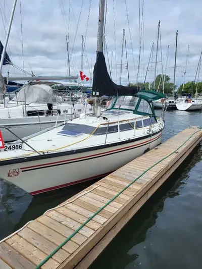 An excellent example of a very well built and comfortable sailboat. She's very roomy for a 31 foot b...