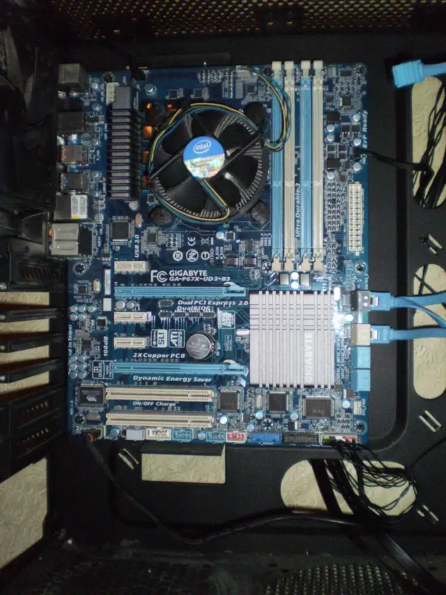 Desktop Computer CASE with Motherboard, Fans and Cables in System Components in City of Toronto - Image 7
