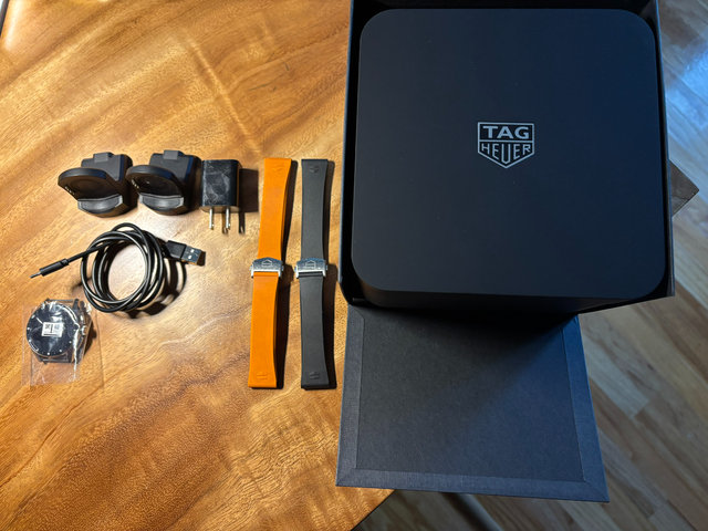 TAG HEUER - CALIBRE E4 - 42 mm SMARTWATCH in Jewellery & Watches in West Island - Image 4