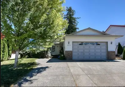 Beautiful 3 bedroom, 2 bathroom house located in desirable Parkwood Estates. There is an abundance o...