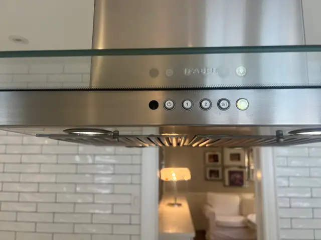 Faber 36” Island Range Hood – Stainless Steel Glass (600 CFM)” in Stoves, Ovens & Ranges in Markham / York Region - Image 6