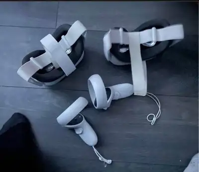 Oculus Quest 2, View more