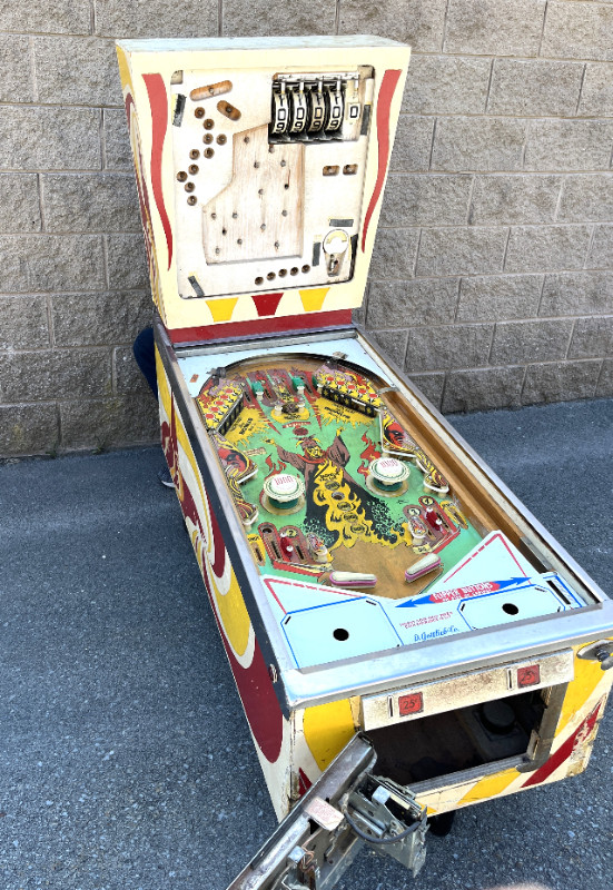 Gottlieb AbraCaDabra Pinball Machine made in 1975 for Sale Toys
