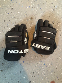 10” kids hockey gloves 