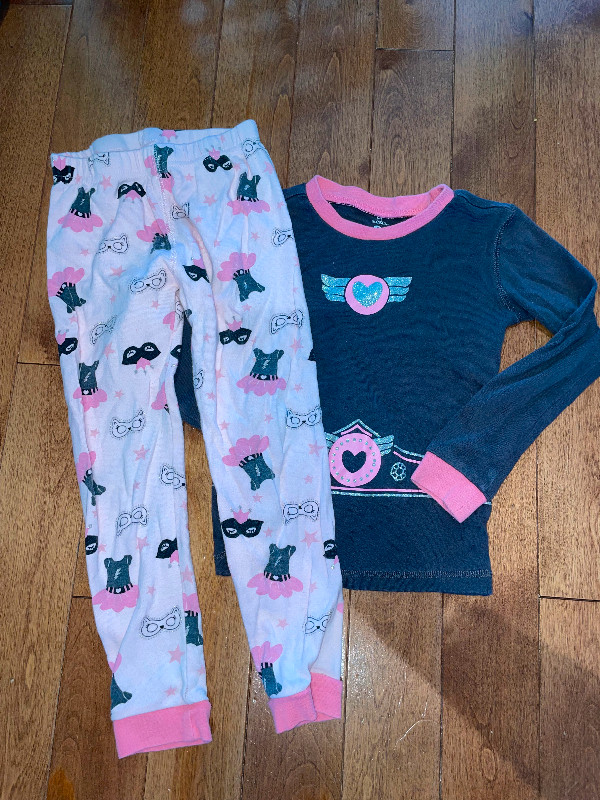 Lot de pyjamas 5 ans dans Vêtements - 5T  à Longueuil/Rive Sud - Image 2