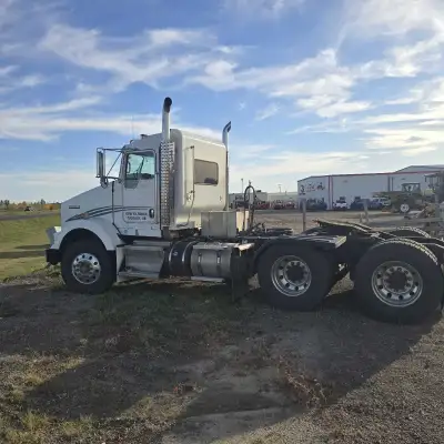 2012 T800 kenworth daycab with wet kit18 speed 500paccar lockers heavy spec ready for any work runs...