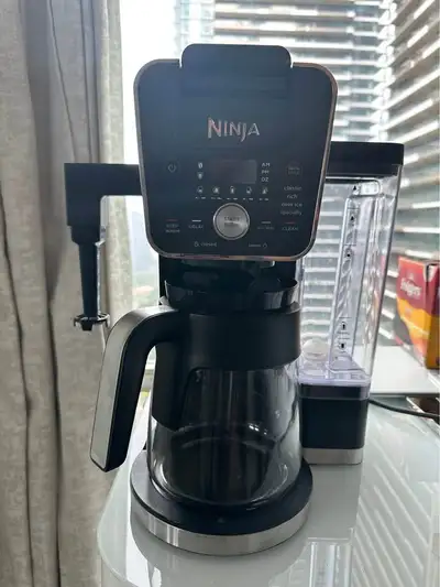 Selling this Ninja DualBrew Pro Coffee Maker in great condition – makes both single-serve pod coffee...