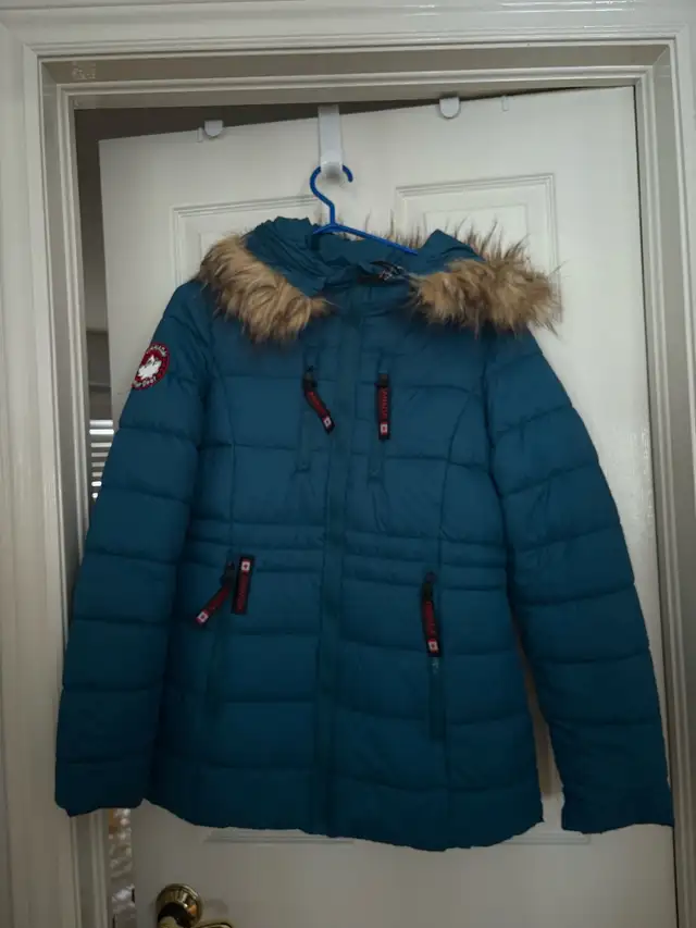 Women’s jacket new with tags in Women's - Tops & Outerwear in St. Catharines - Image 3