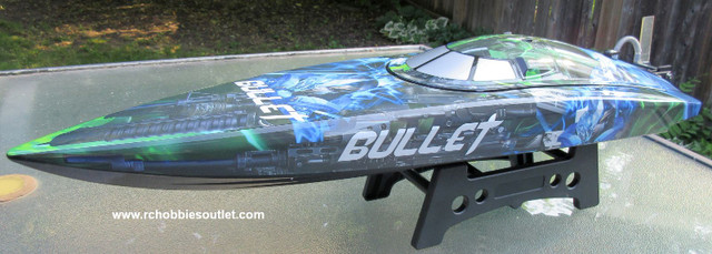 RC Racing Boat  Bullet V4E Brushless Electric RTR with 2 LIPO in Hobbies & Crafts in Vancouver - Image 3