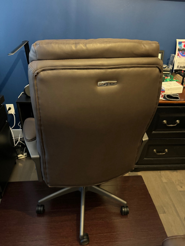 Lay Z Boy Executive Office Chair in Chairs & Recliners in St. Albert - Image 2