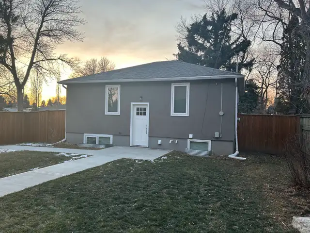 Renovated 4 Bedroom Home near Gyro Park - Fully Fenced Yard in Long Term Rentals in Lethbridge - Image 3
