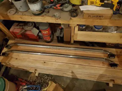In Excellent condition, hardly used, measures 58" pocket to pocket center.
