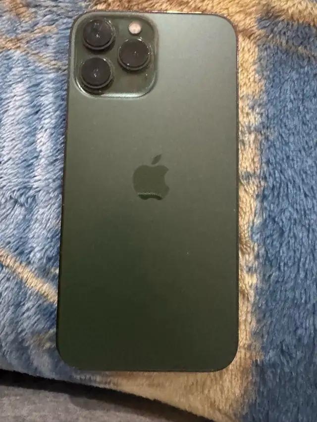 iPhone 13 Pro Max in Cell Phones in Summerside - Image 3