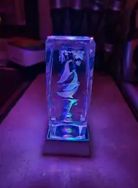 3D DOLPHINS, ETC IN ETCHED BLOCK WITH COLOURED LIGHT BASE