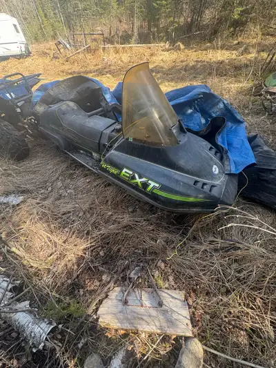 Forsale a couple old snowmachines make me an offer or trade call or text 807-464-7680