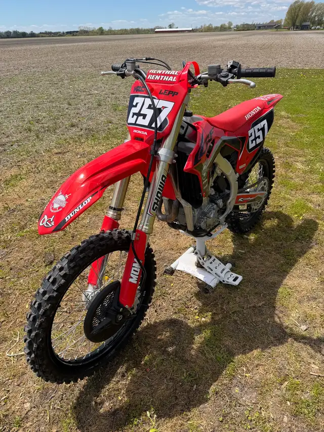 2023 crf 450 in Dirt Bikes & Motocross in Leamington - Image 3