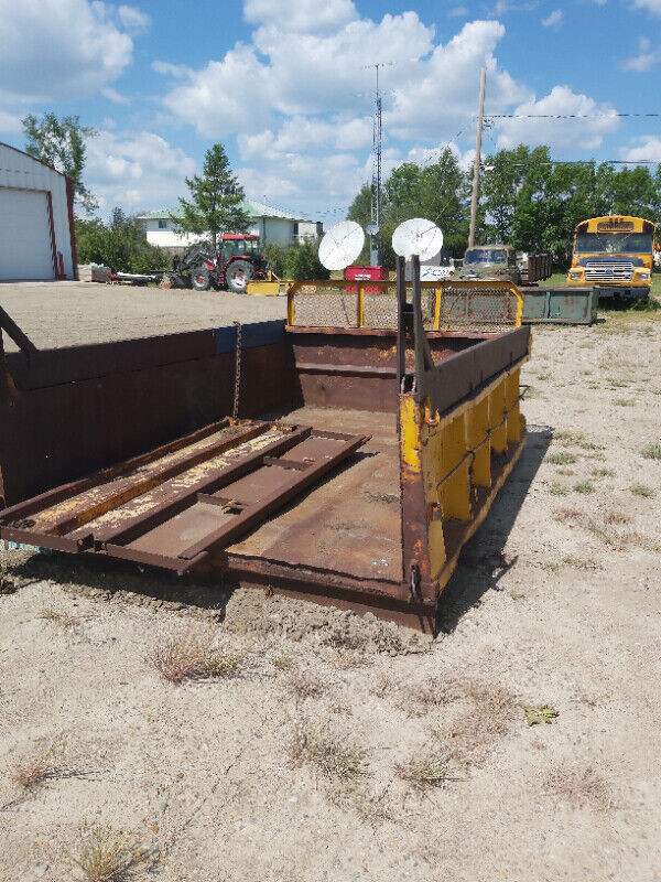 Front end loader gravel box in Other in Regina - Image 3