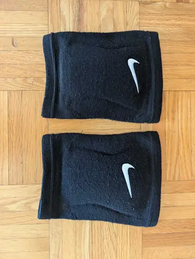 Nike Streak - Genouillères souples de volleyball, neuf 35$, View more