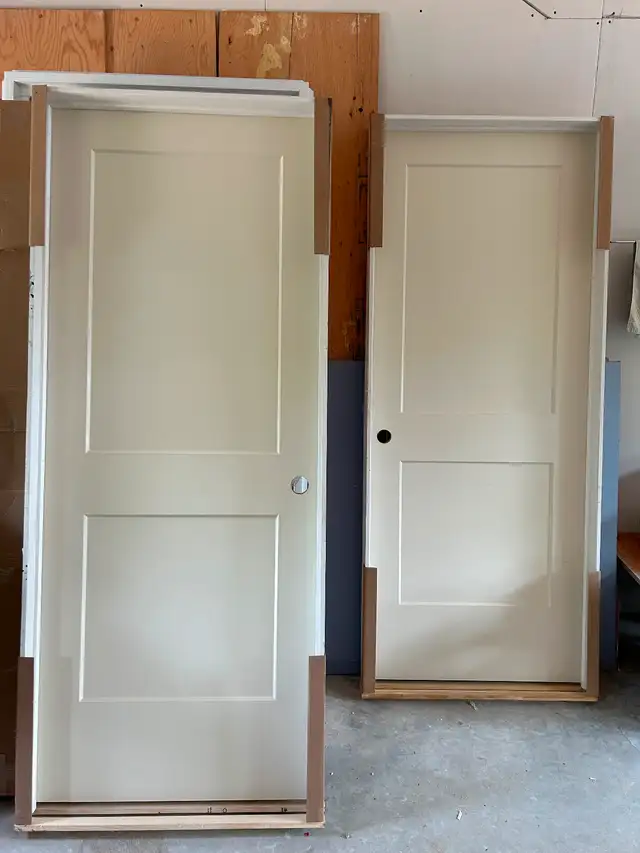 Portes intérieur in Windows, Doors & Trim in West Island - Image 2