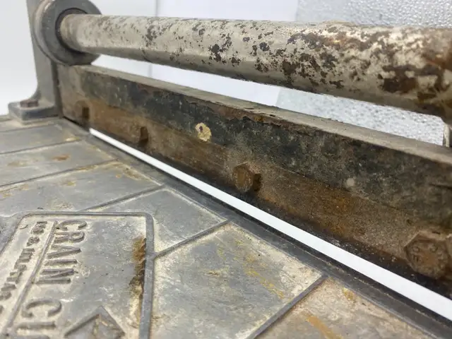 Crain Cutter Co. Tile Cutter Model- A in Hand Tools in Windsor Region - Image 3