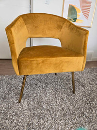 Accent Chair (As good as new)