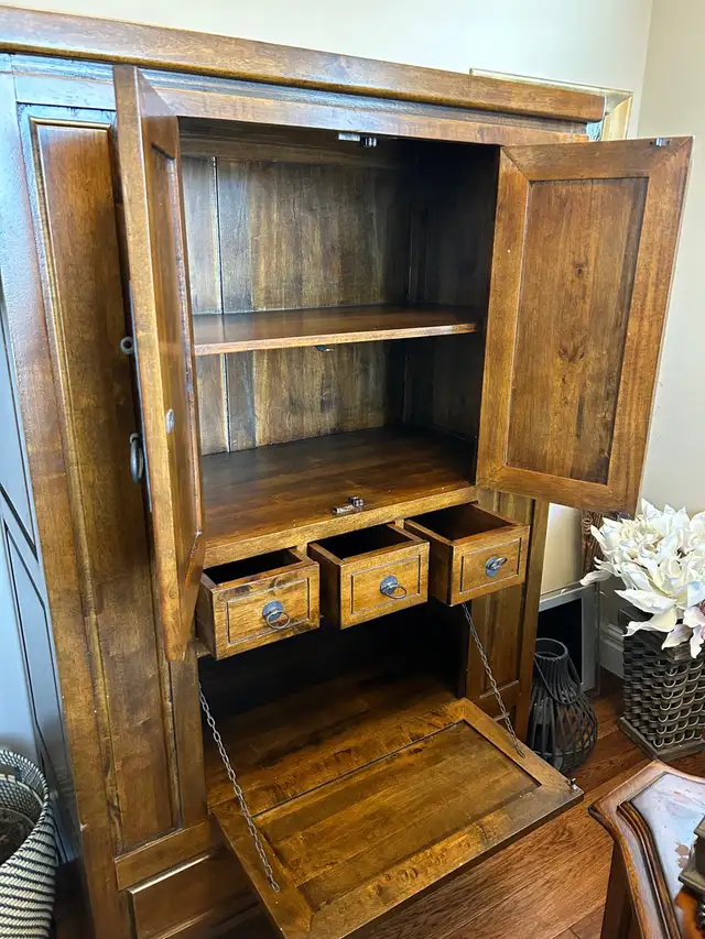 AMAZING Vintage Wall Cabinet in Hutches & Display Cabinets in Calgary - Image 4