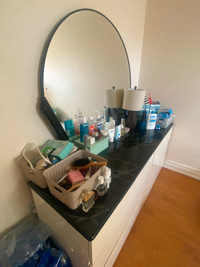 Dresser with mirror for sale $100