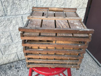 VINTAGE WOODEN FARM EGG CRATE WITH MULTIPLE DIVIDER INSERTS