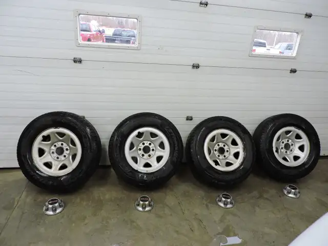 6-Bolt Chev/GM 1500 Rims With Caps and Starfire P265/70/17 Tires in Tires & Rims in Stratford - Image 2