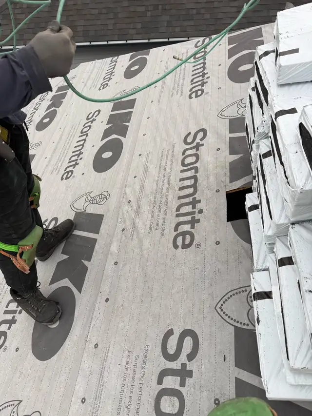 Roofing / Siding / Gutter 463696872572856324
