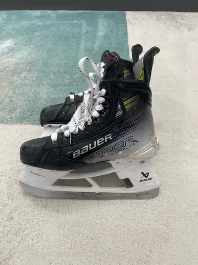 Bauer Vapor Hyperlite 2 hockey skates size 5.5 Fit 3, View more