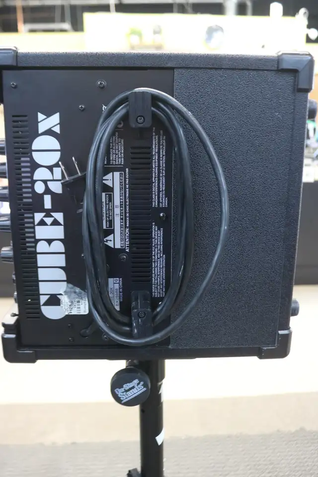 Amp Musical ROLAND cube-20x w/ pa Stand attachment (#42031-1) in Amps & Pedals in City of Halifax - Image 5