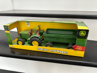 John Deere tractor and flarebox wagon #37163 Brand New ERTL
