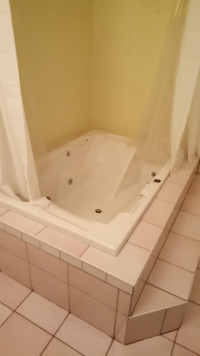 Big built  in jacuzzi bathtub for great price