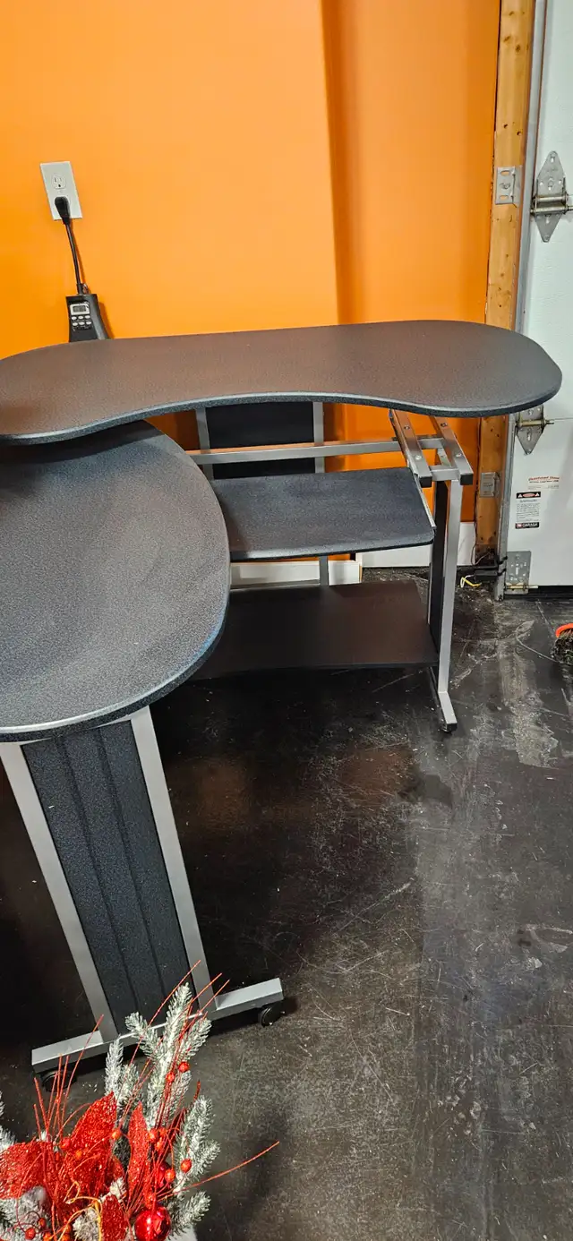 student office desk in Desks in Bedford - Image 9