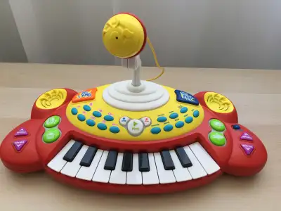 Clavier électronique avec Micro / Electronic Keyboard with Mic, View more