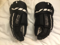 Hockey gloves