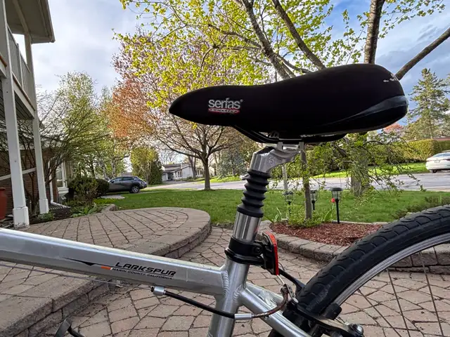 Marin larkspur hybrid city bike in Cruiser, Commuter & Hybrid in Ottawa - Image 4
