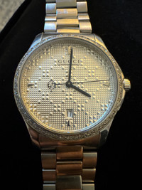 Gucci Timeless stainless steel diamond watch