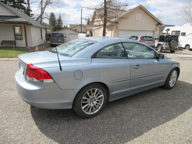 2007 Volvo C70 T5 hardtop convertible in Cars & Trucks in Lethbridge - Image 3