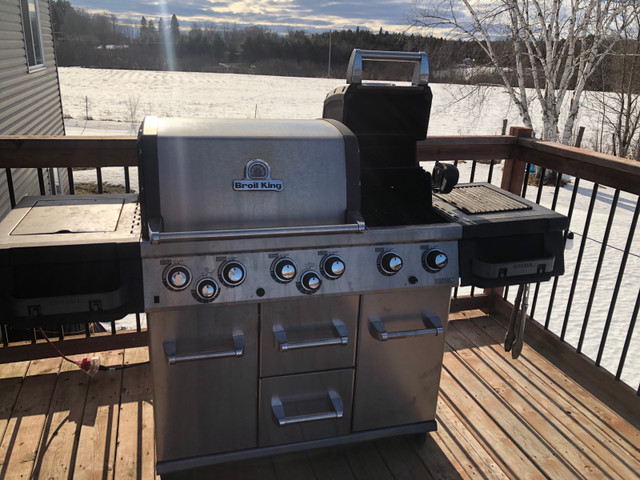 New Price !Broil King Imperial BBQ - LP - w Rotisserie and Cover in BBQs & Outdoor Cooking in Ottawa - Image 3