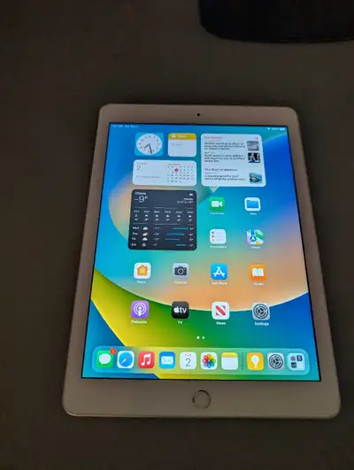 Apple iPad 5th generation 32Gb (A1822). OS 16.7.12, View more