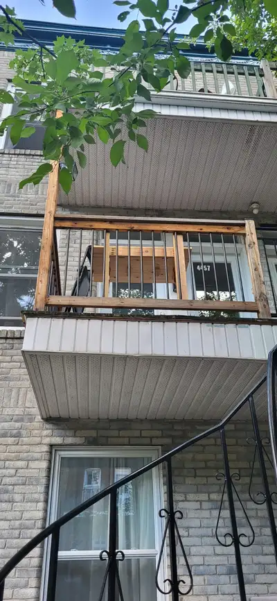 4 ½ à louer – Plateau Mont-Royal Emplacement idéal – 1 650 $/mois Disponible dès le 1er septembre Ch...