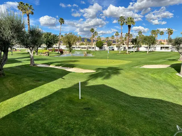 Palm Springs - Park Model  in 55+ Rancho Casa Blanca Resort in California in Canada - Image 9