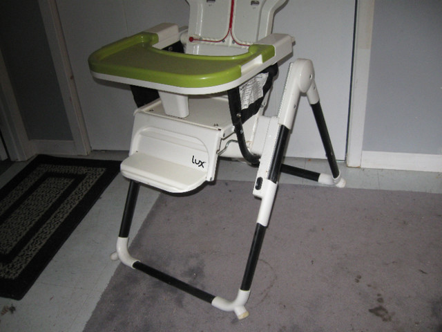 Chaise Haute pour bébé dans Nourriture et chaises hautes  à Lévis - Image 2
