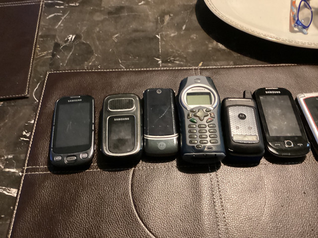 7 phones for sale in Cell Phones in Oshawa / Durham Region - Image 2