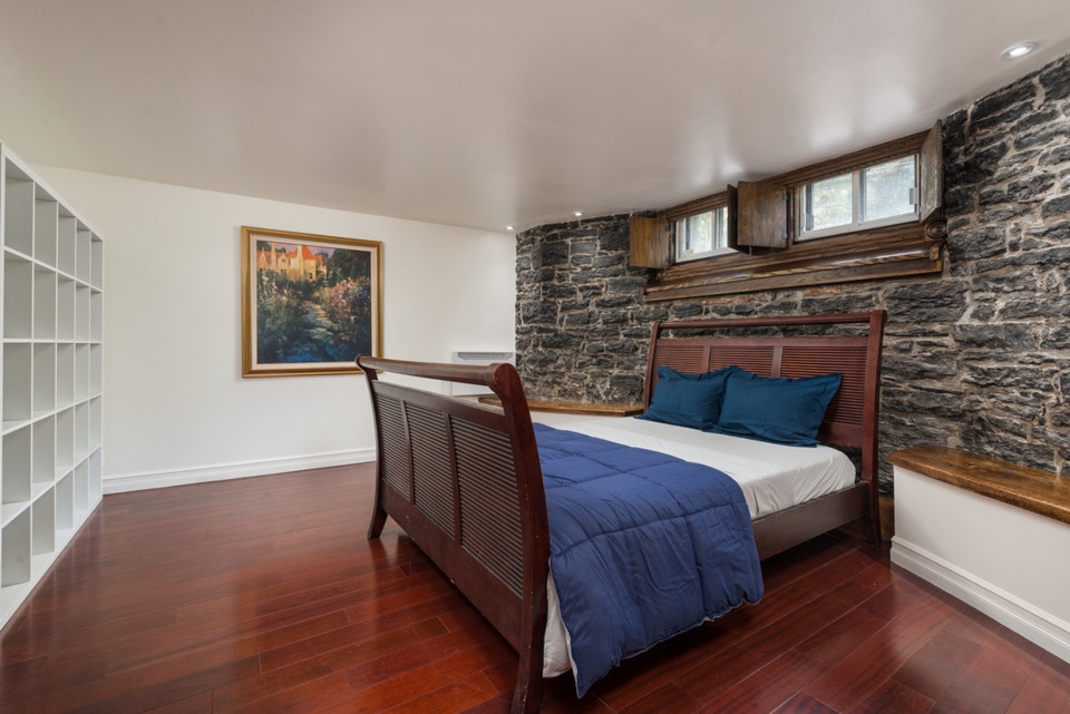 4½ McGregor / Golden Square Mile – parking – meublé – 2295$ 2