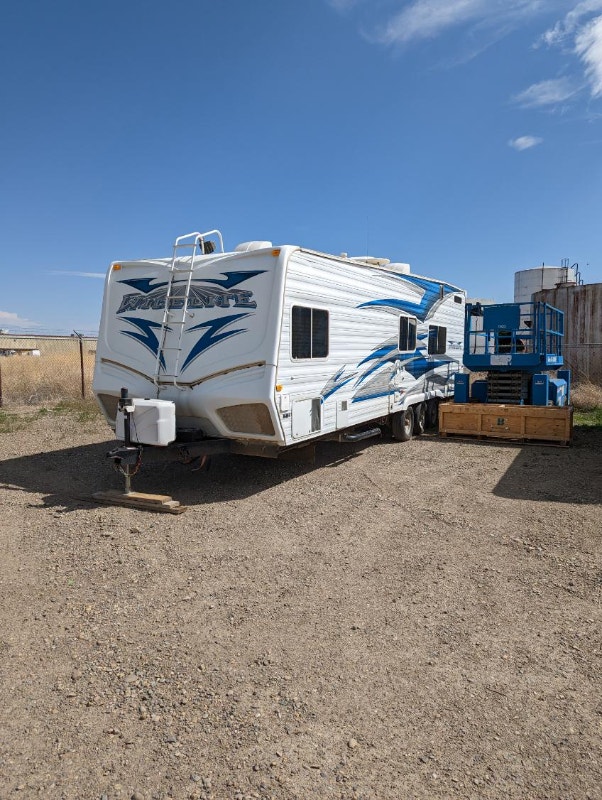 Used WideLite Toyhauler Camper 28ft. Travel Trailers & Campers Lethbridge Kijiji