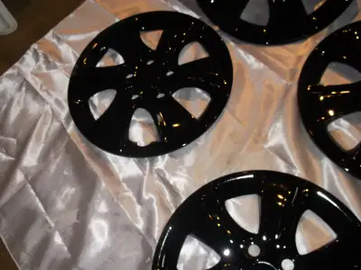 Never used-Black bolt on hub caps fits Hyundai Elantra 2011/2016 Bolt pattern (5x114)